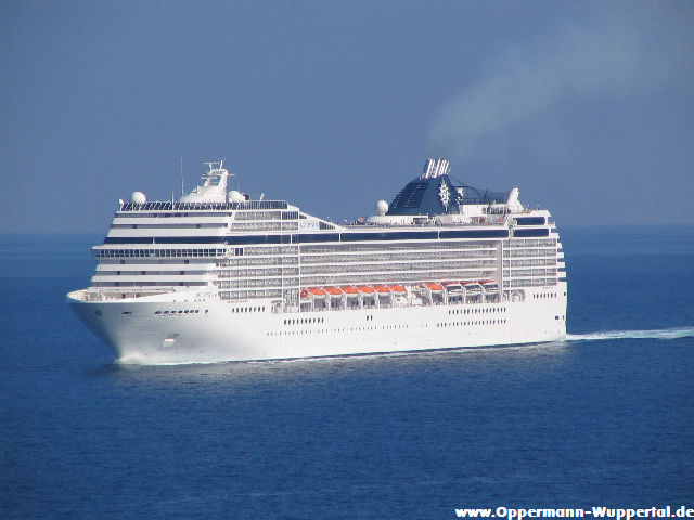 Schiffsfoto des Kreuzfahrtschiffes MSC Musica