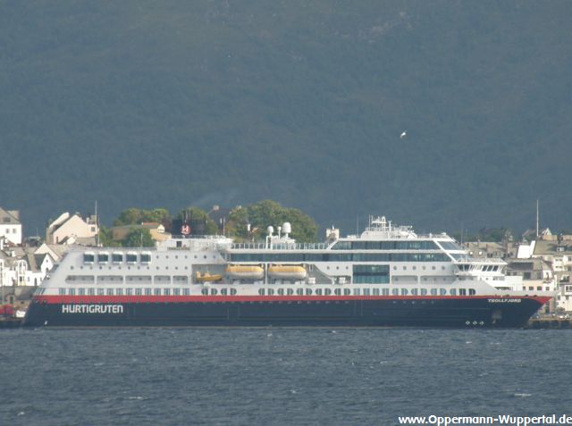 Schiffsfoto des Kreuzfahrtschiffes Trollfjord